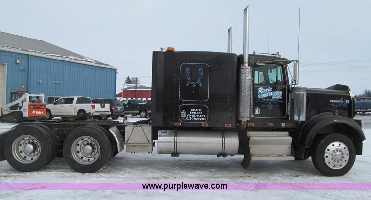 image for item G2545 1997 Kenworth W900 semi truck