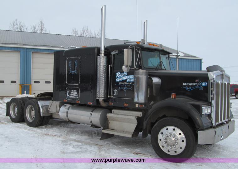 image for item G2545 1997 Kenworth W900 semi truck