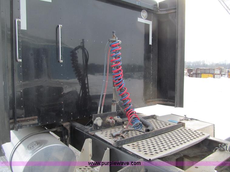 image for item G2545 1997 Kenworth W900 semi truck