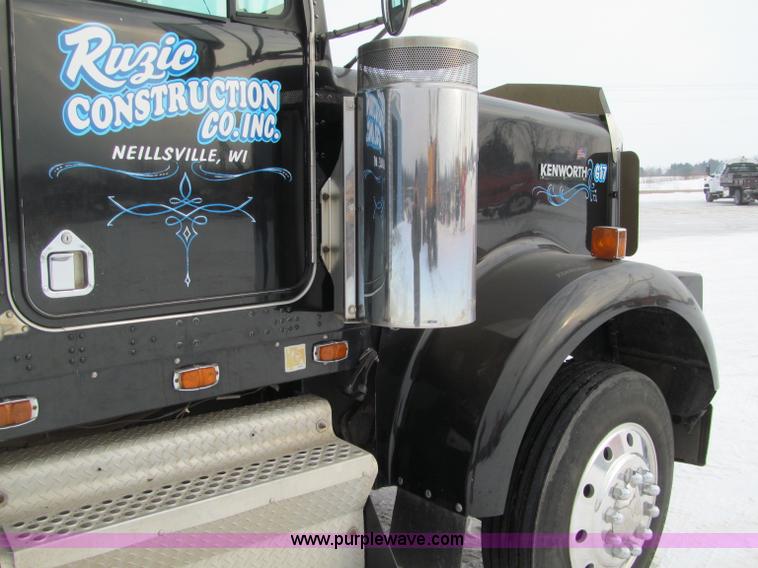image for item G2545 1997 Kenworth W900 semi truck