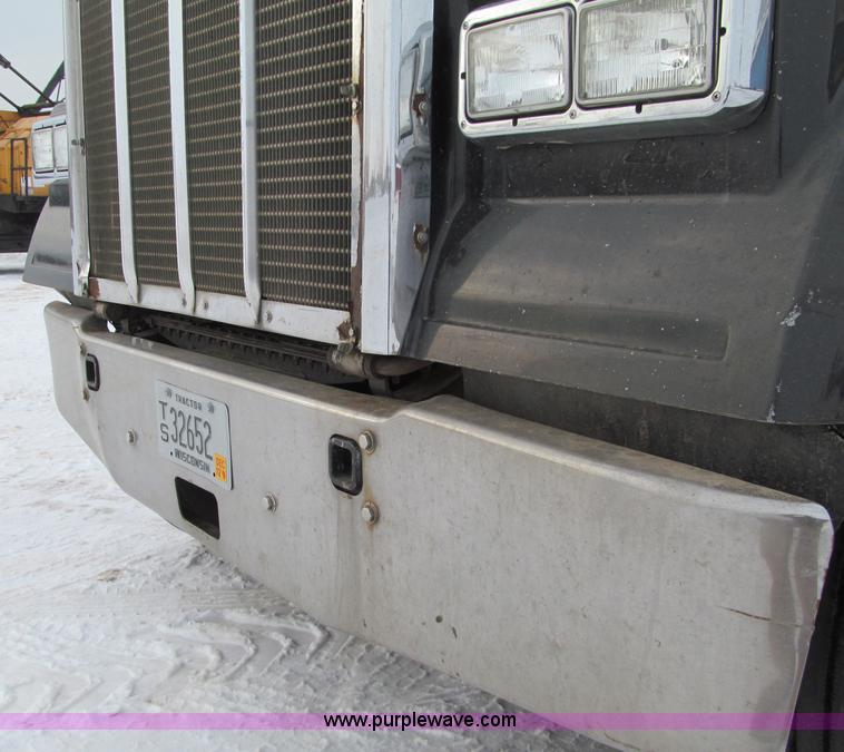 image for item G2545 1997 Kenworth W900 semi truck