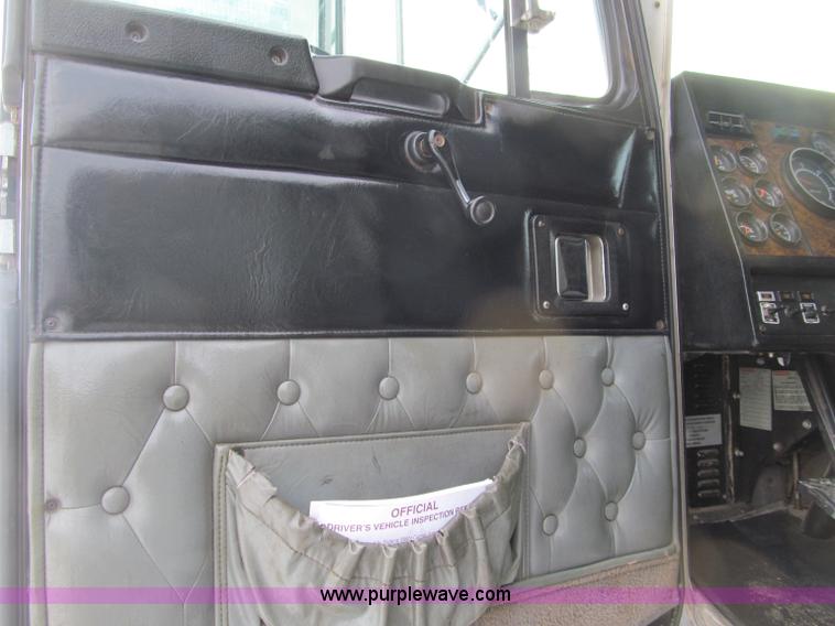 image for item G2545 1997 Kenworth W900 semi truck