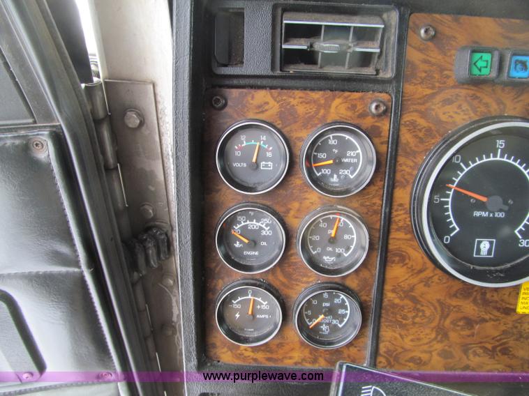 image for item G2545 1997 Kenworth W900 semi truck