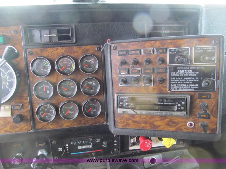 image for item G2545 1997 Kenworth W900 semi truck