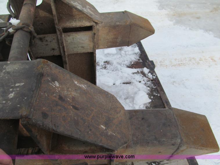 image for item G2573 2001 Delmag D12-42 pile driver and flatbed trailer