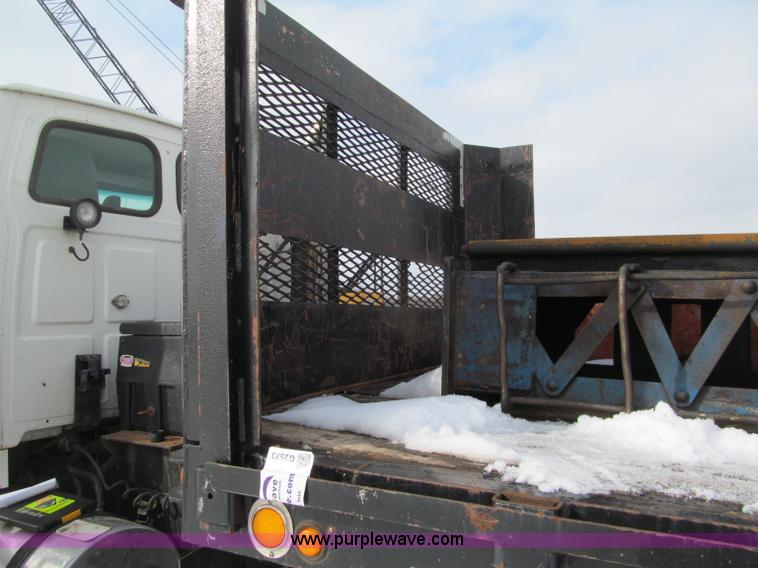 image for item G2573 2001 Delmag D12-42 pile driver and flatbed trailer