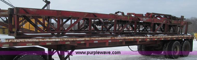 image for item G2574 1988 Delmag D16-32 diesel pile driver and trailer