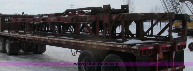 image for item G2574 1988 Delmag D16-32 diesel pile driver and trailer