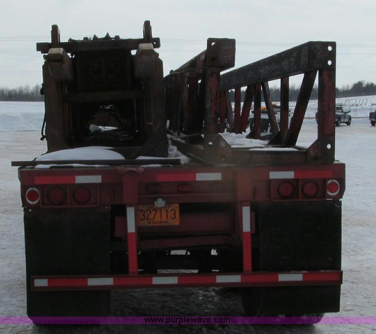 image for item G2574 1988 Delmag D16-32 diesel pile driver and trailer