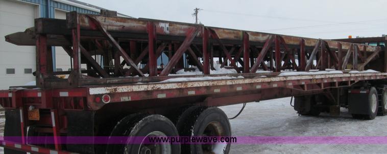 image for item G2574 1988 Delmag D16-32 diesel pile driver and trailer