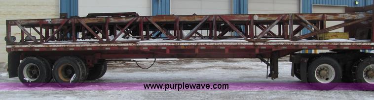 image for item G2574 1988 Delmag D16-32 diesel pile driver and trailer