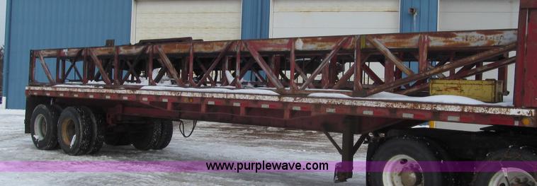 image for item G2574 1988 Delmag D16-32 diesel pile driver and trailer