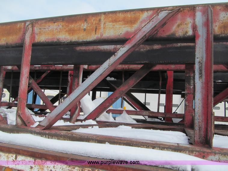 image for item G2574 1988 Delmag D16-32 diesel pile driver and trailer