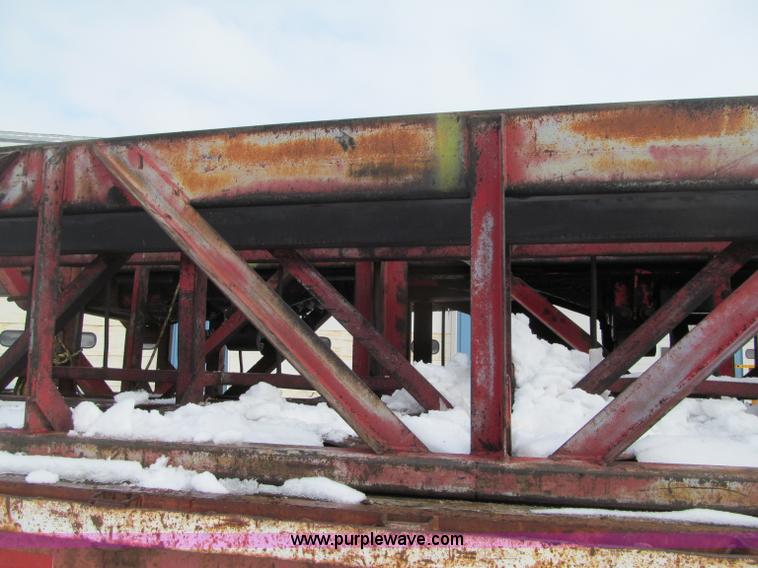 image for item G2574 1988 Delmag D16-32 diesel pile driver and trailer