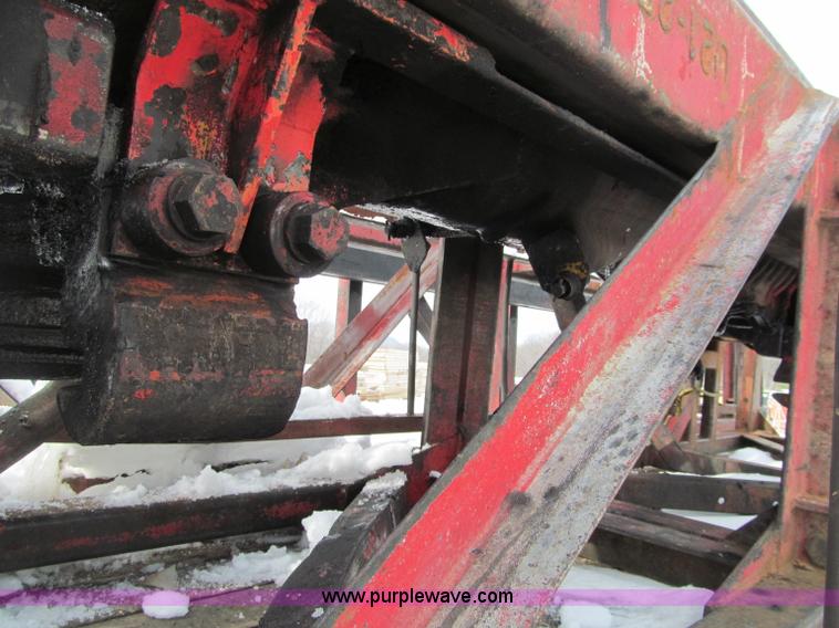 image for item G2574 1988 Delmag D16-32 diesel pile driver and trailer