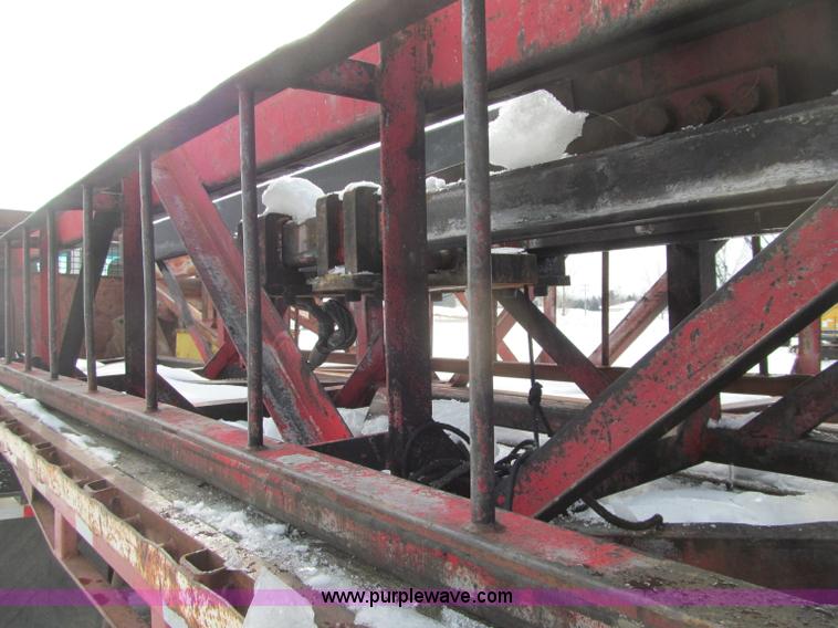 image for item G2574 1988 Delmag D16-32 diesel pile driver and trailer