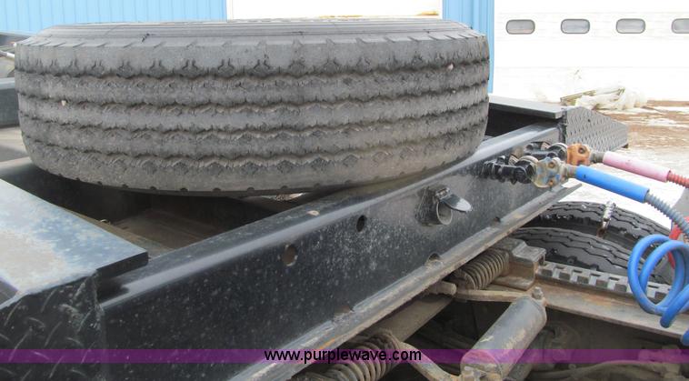 image for item G2575 1996 Etnyre triple axle lowboy trailer