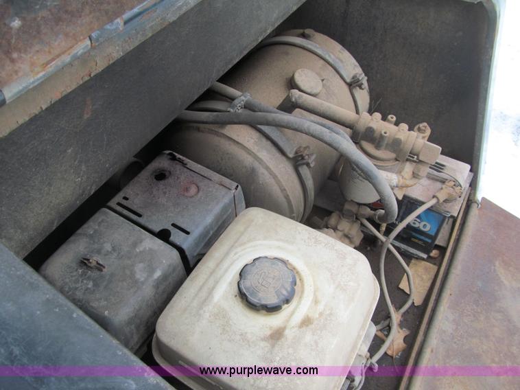 image for item G2575 1996 Etnyre triple axle lowboy trailer