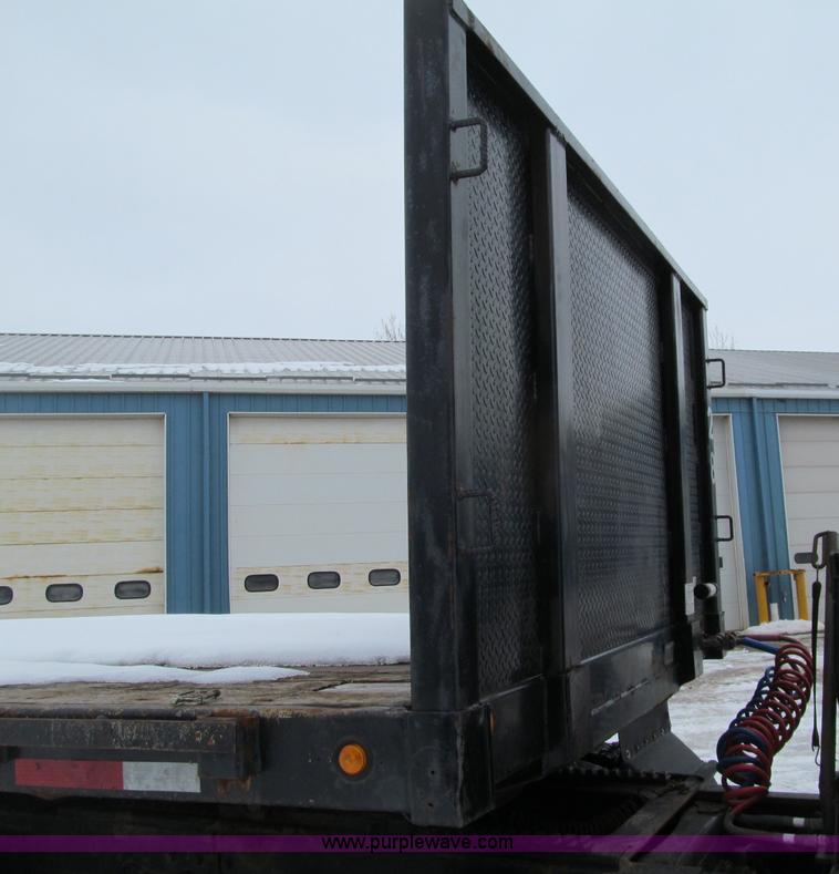 image for item G2576 1993 Utility flatbed trailer