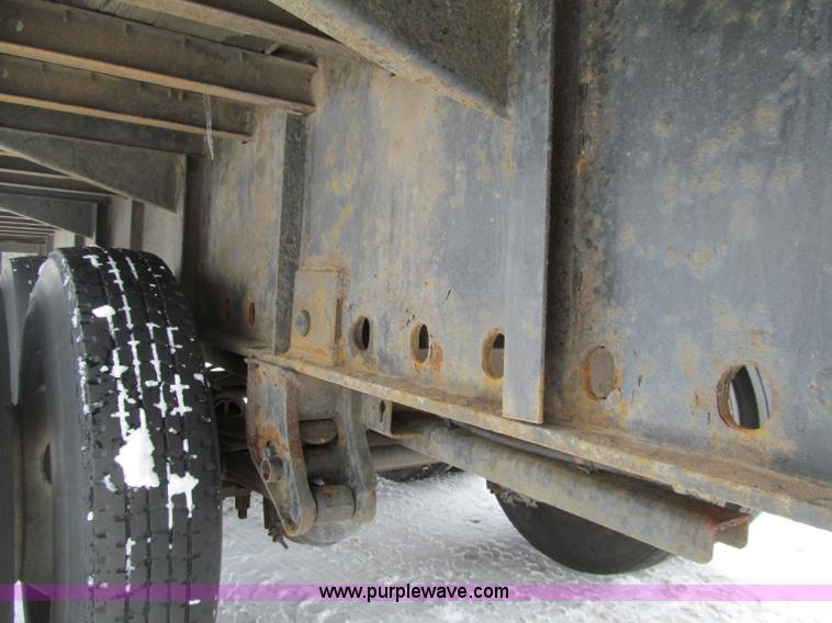 image for item G2576 1993 Utility flatbed trailer