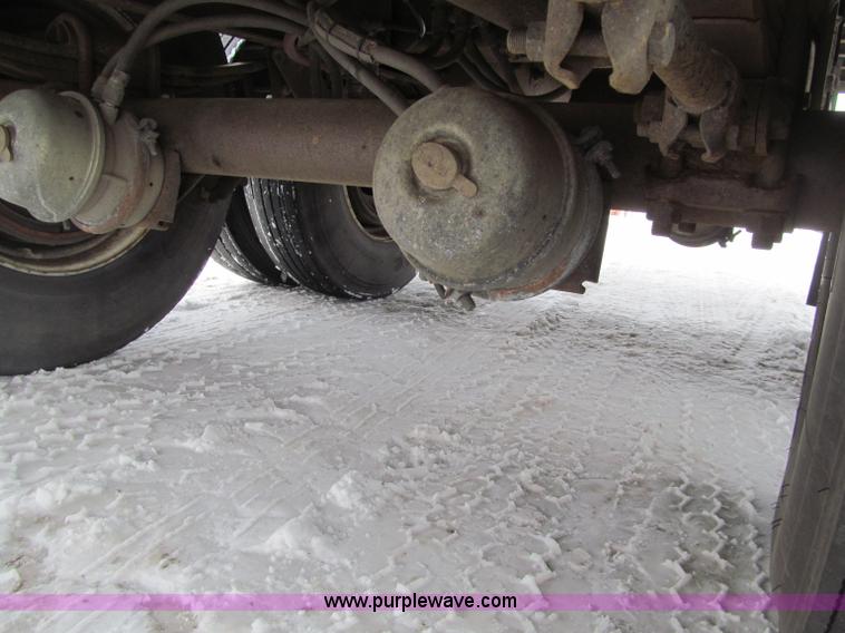 image for item G2576 1993 Utility flatbed trailer