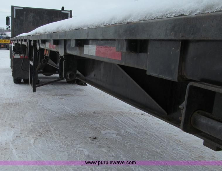 image for item G2576 1993 Utility flatbed trailer