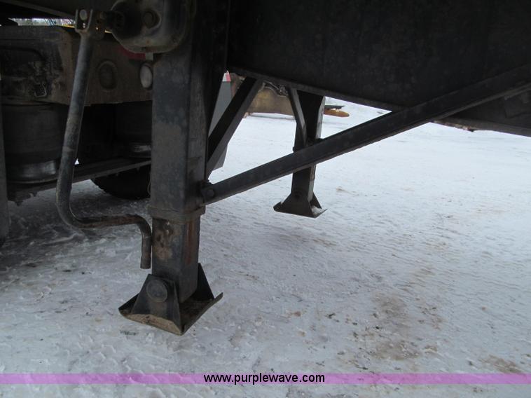 image for item G2576 1993 Utility flatbed trailer