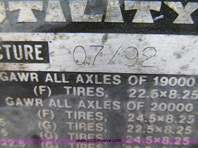 image for item G2576 1993 Utility flatbed trailer