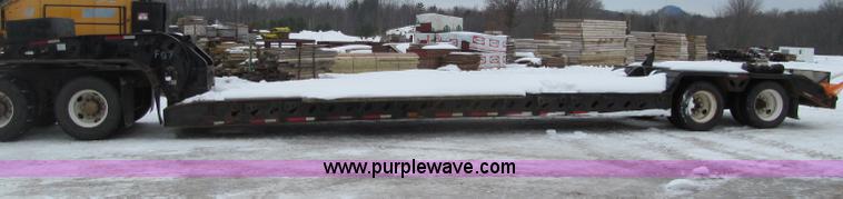 image for item G2577 2001 X-L 80HDG tandem axle lowboy trailer