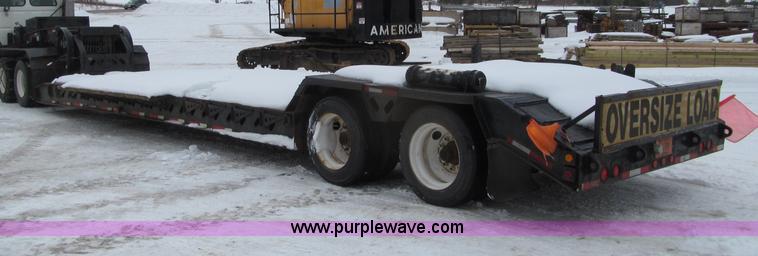 image for item G2577 2001 X-L 80HDG tandem axle lowboy trailer