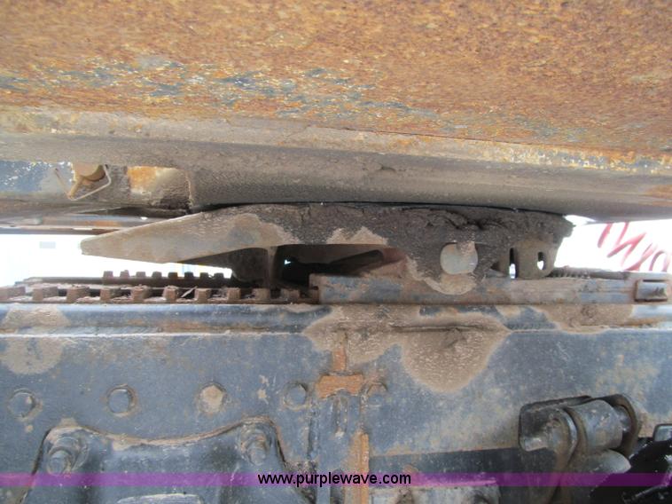 image for item G2577 2001 X-L 80HDG tandem axle lowboy trailer