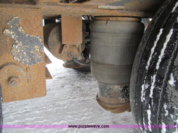 image for item G2577 2001 X-L 80HDG tandem axle lowboy trailer