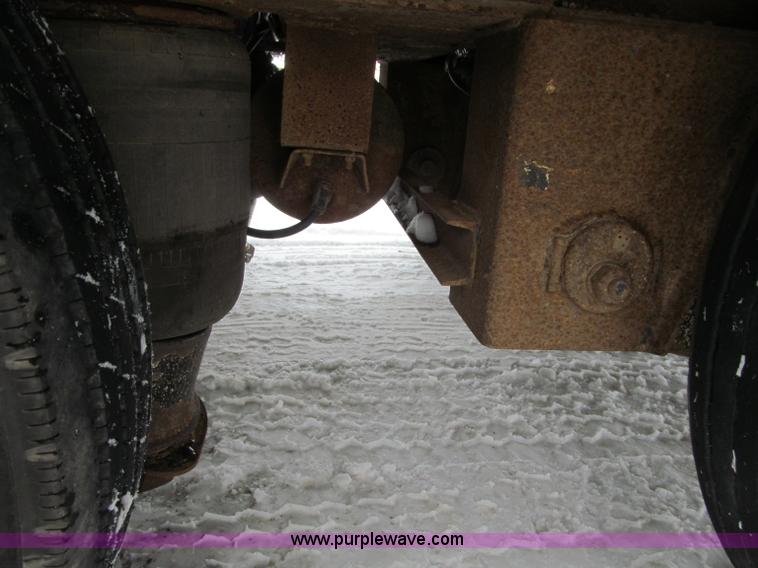 image for item G2577 2001 X-L 80HDG tandem axle lowboy trailer