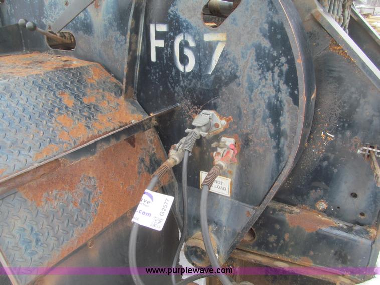 image for item G2577 2001 X-L 80HDG tandem axle lowboy trailer