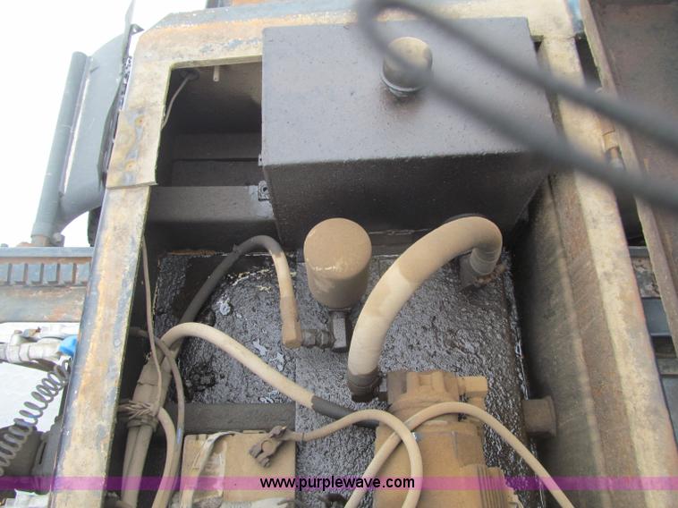 image for item G2577 2001 X-L 80HDG tandem axle lowboy trailer