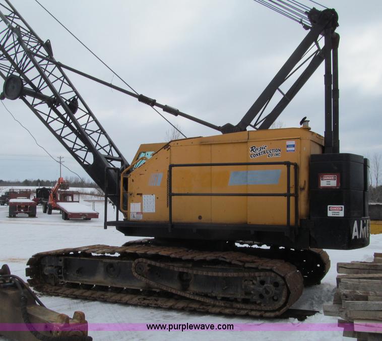 image for item G2578 1981 American 5299A crawler crane