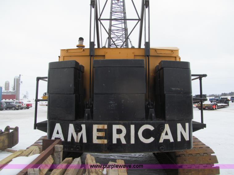 image for item G2578 1981 American 5299A crawler crane