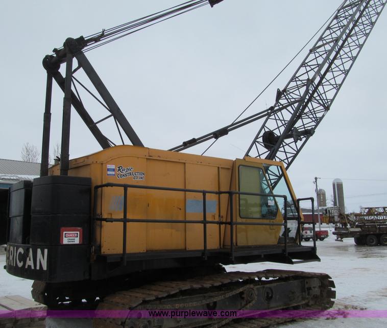 image for item G2578 1981 American 5299A crawler crane