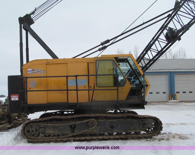 image for item G2578 1981 American 5299A crawler crane