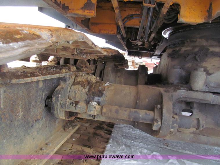 image for item G2578 1981 American 5299A crawler crane