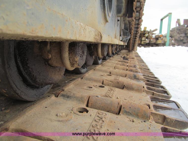 image for item G2578 1981 American 5299A crawler crane