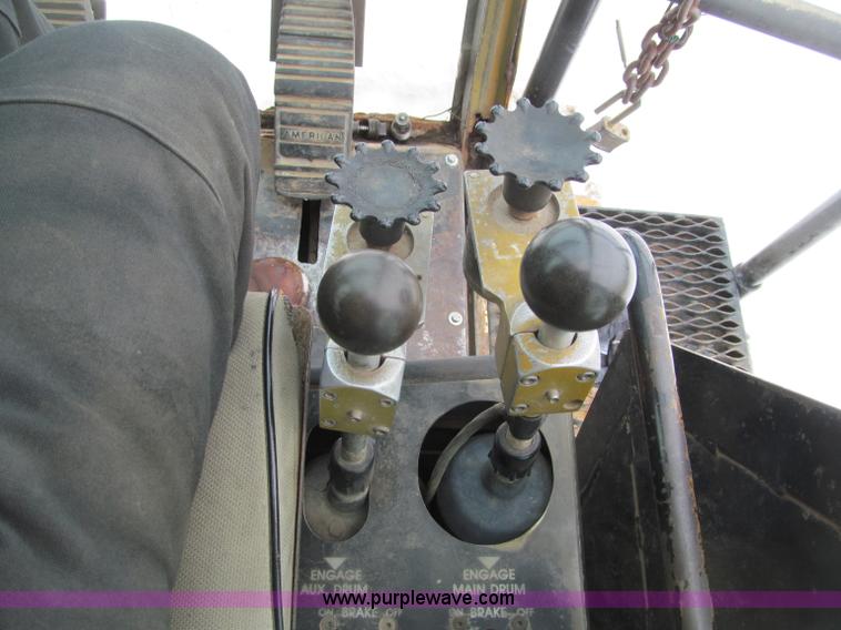 image for item G2578 1981 American 5299A crawler crane