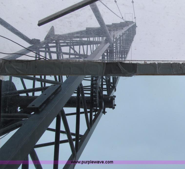 image for item G2578 1981 American 5299A crawler crane