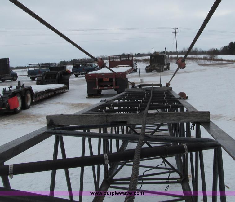 image for item G2578 1981 American 5299A crawler crane