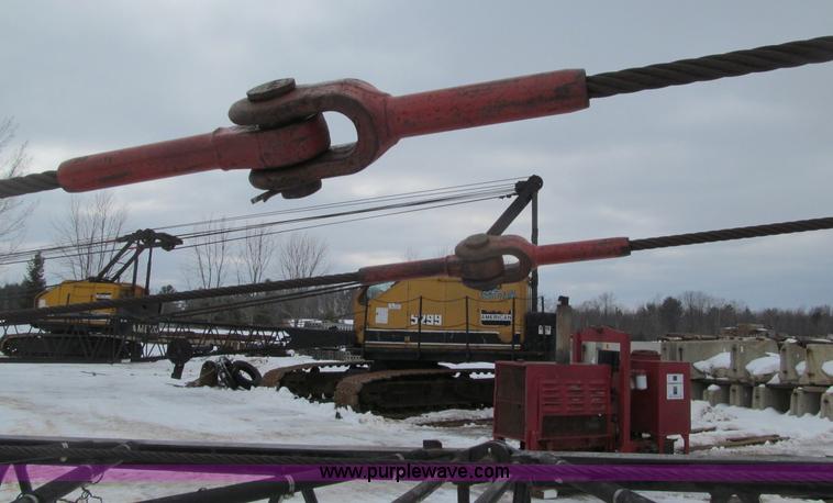 image for item G2578 1981 American 5299A crawler crane