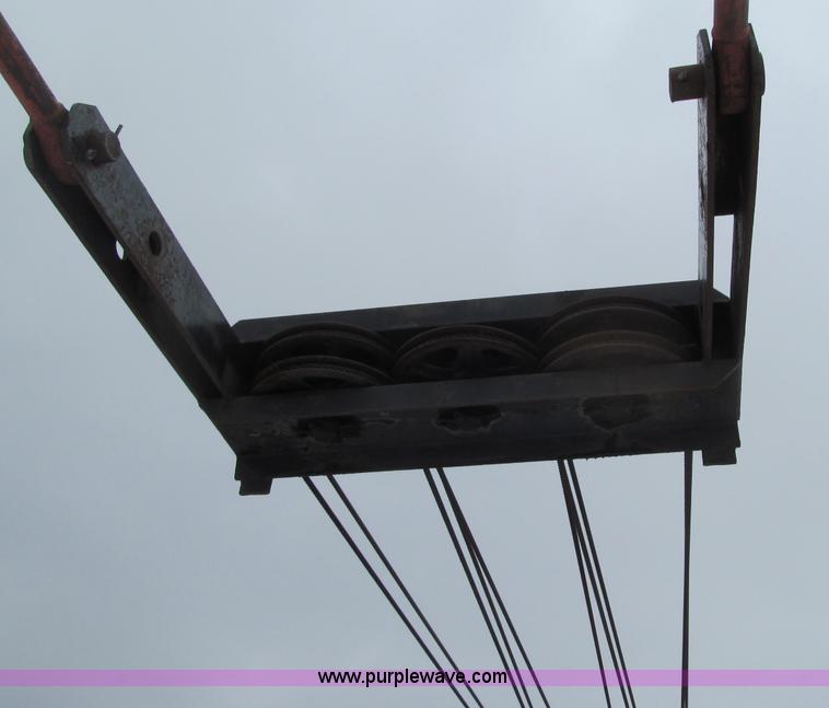 image for item G2578 1981 American 5299A crawler crane