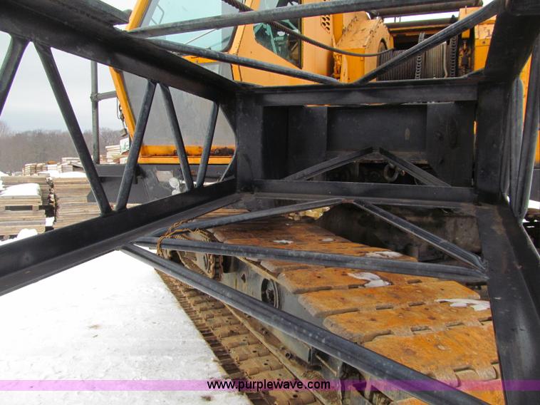 image for item G2578 1981 American 5299A crawler crane