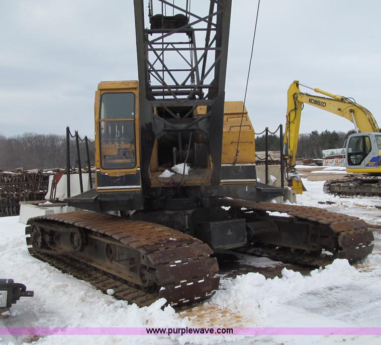 image for item G2579 1966 American 5299 crawler crane