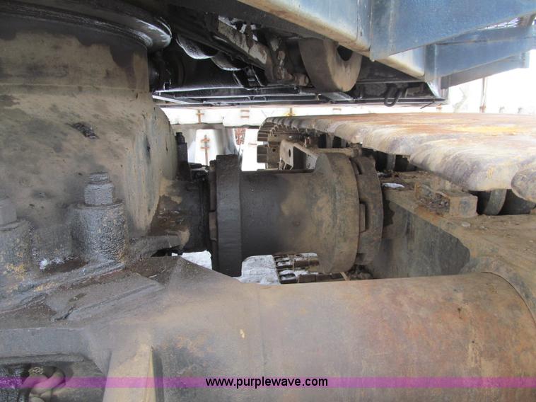 image for item G2579 1966 American 5299 crawler crane