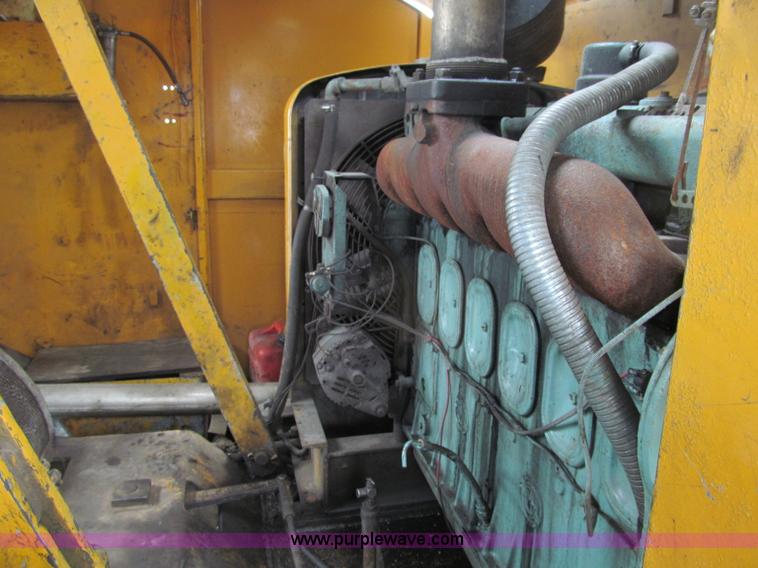 image for item G2579 1966 American 5299 crawler crane